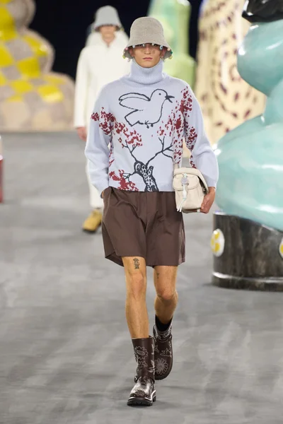 Look 14